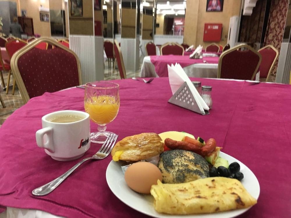 Hotel Les Ambassadeurs Маракеш Екстериор снимка